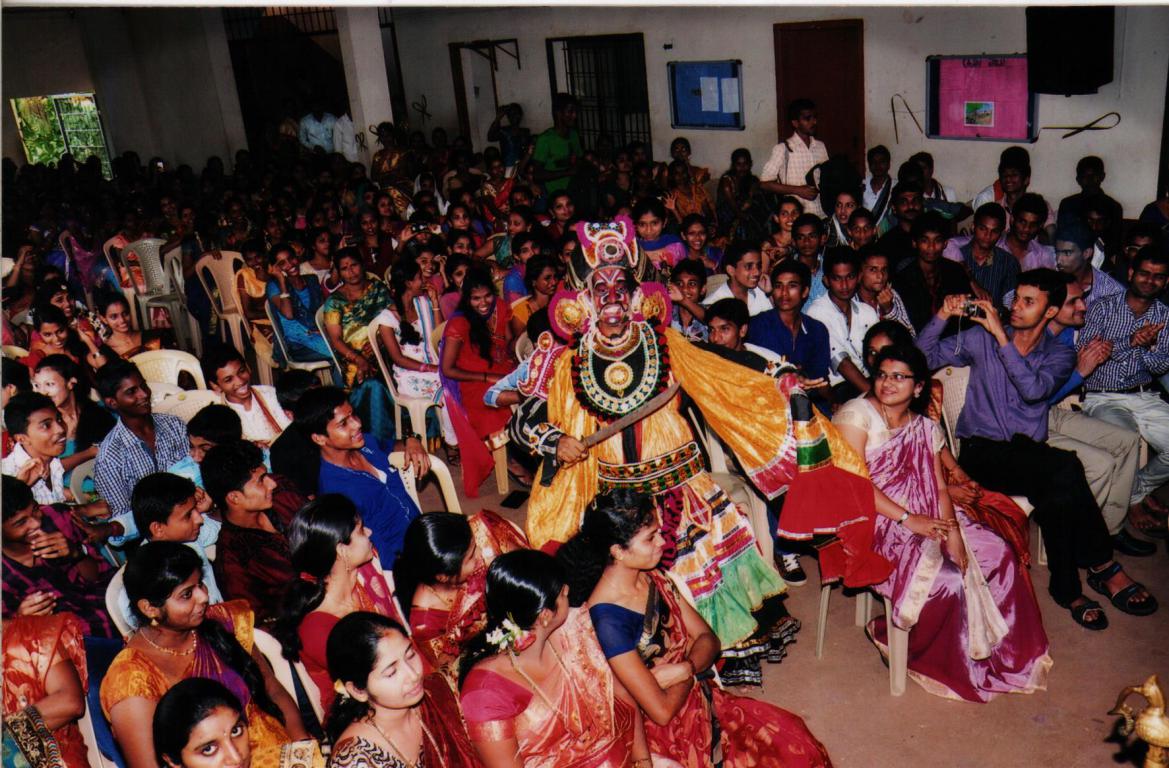 TRADITIONAL DAY 2013-CULTURAL PROGRAMME